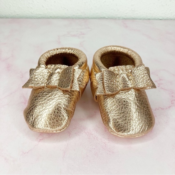 Freshly Picked baby shoes rose gold bow moccasin soft sole size 0 infant - Picture 2 of 12